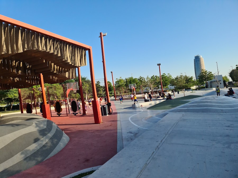 Al Nahyan Park حديقة آل نهيان basketball court