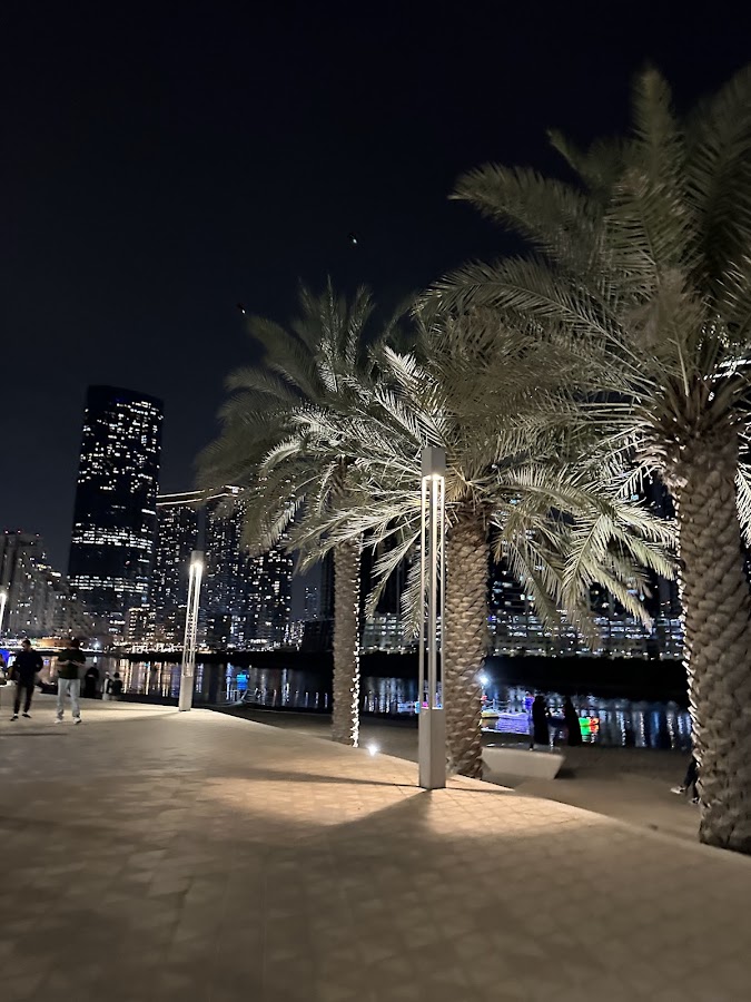 Al Reem Central Park Walk