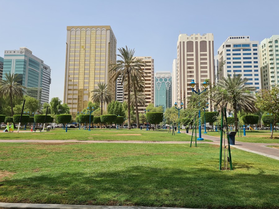 حديقة النادي السياحي