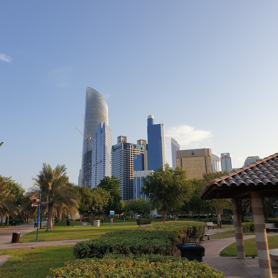 حديقة العائلة ب