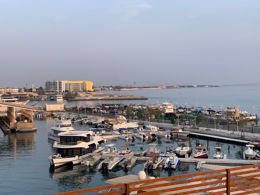 Al Futaisi Marina مرسى الفطيسي