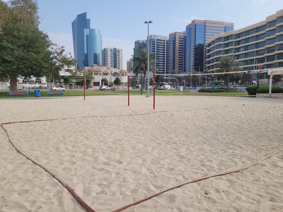Hand ball court