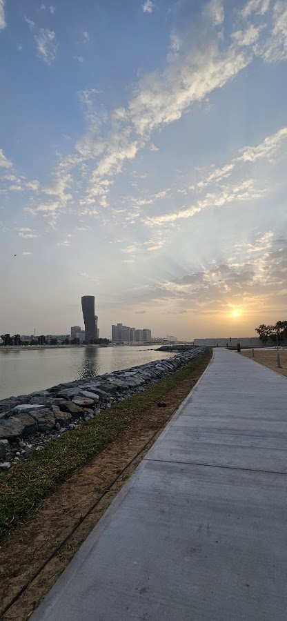Al Muzoon Promenade Park