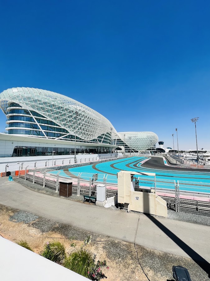 Support Pit / Marina Grandstand