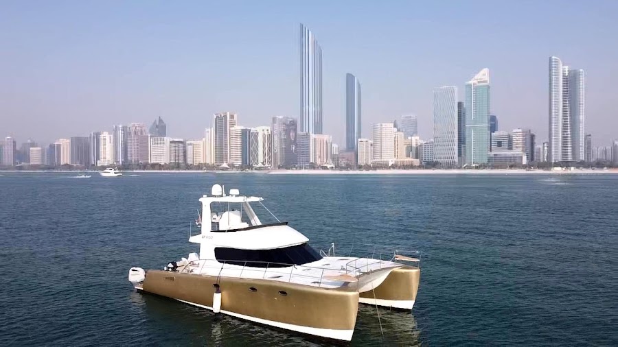 Sashimi rental yacht