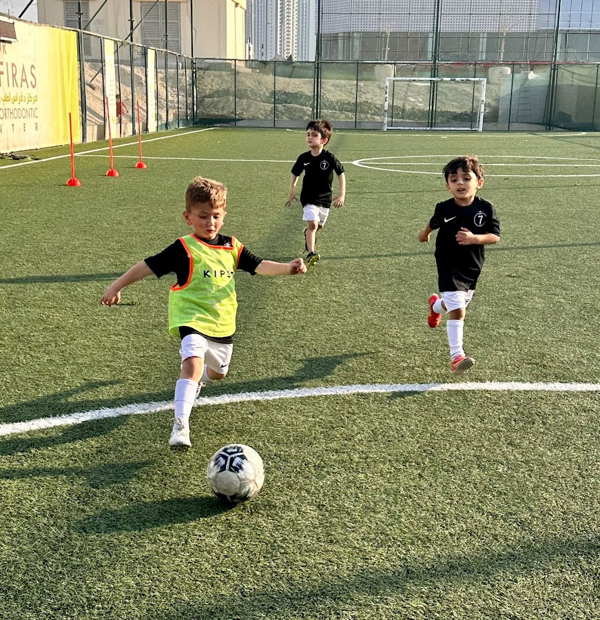 7 MANiA Football Academy