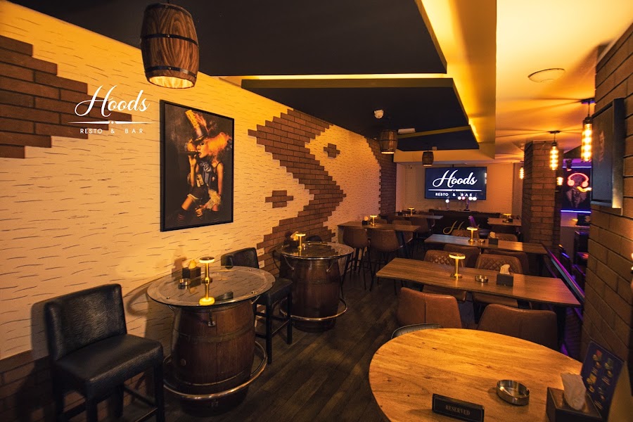 Hoods Resto and Bar