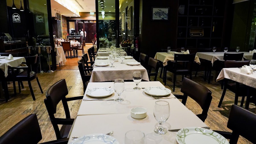 Abd El Wahab, Souk Qaryat Al Beri