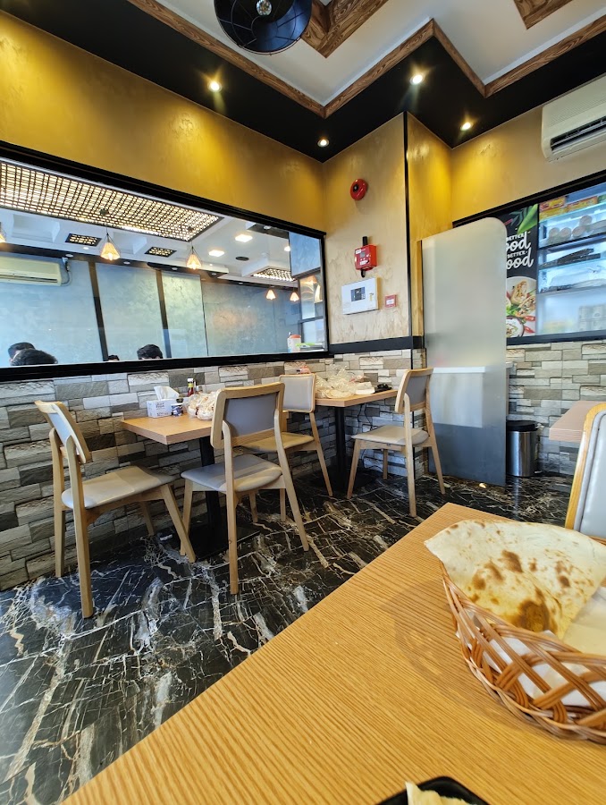 Hot Grill House Cafe & Restaurant