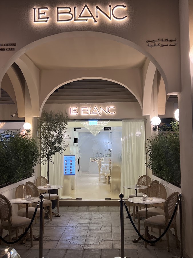 LE BLANC CAFÉ