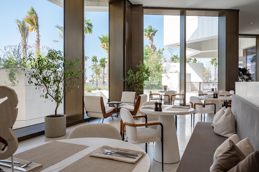 مقهى ومطعم نيزك - Nayzak café and restaurant