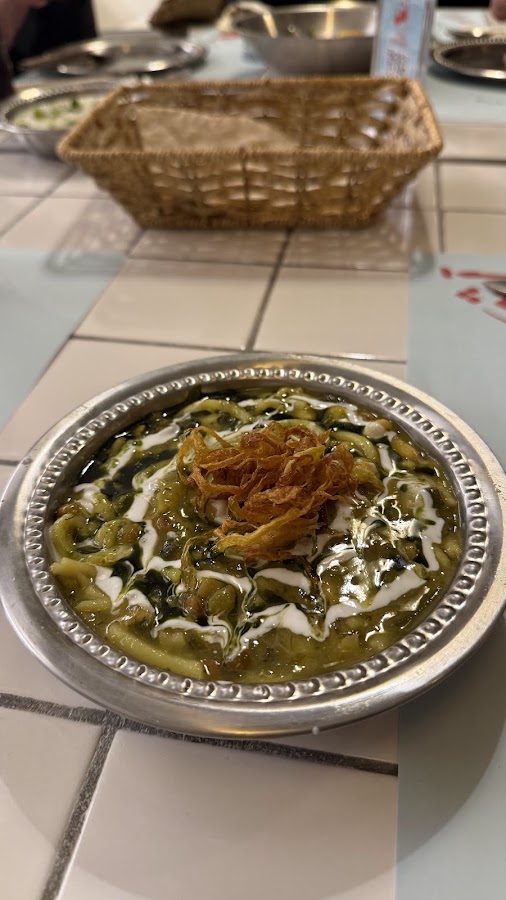 مطعم آش للمأكولات الإيرانية