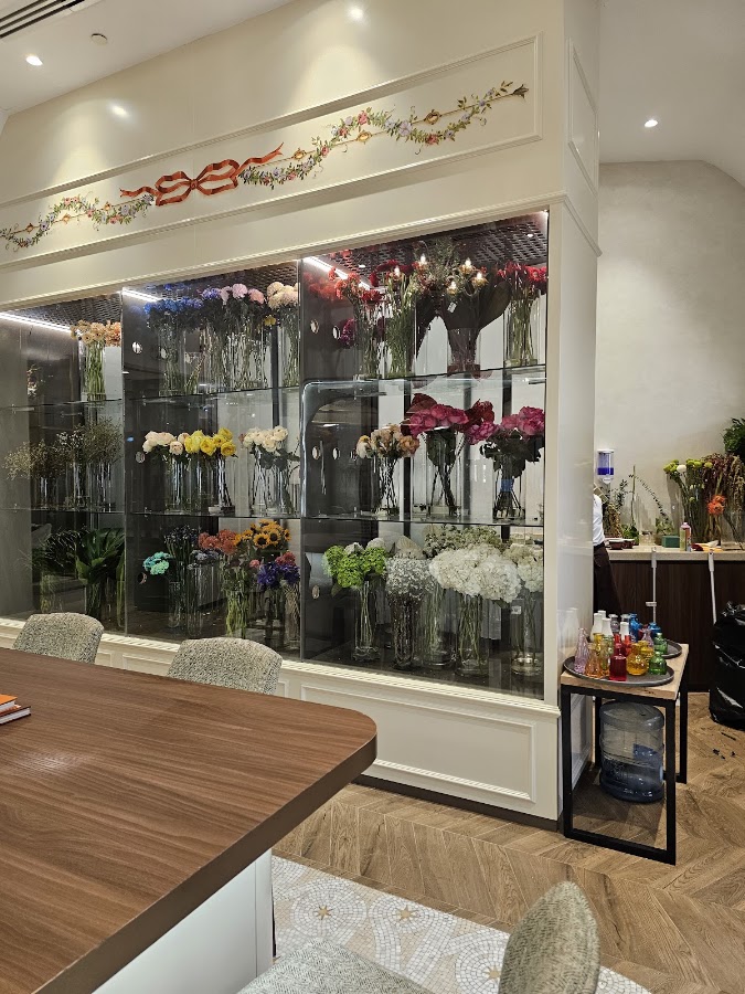 Raiz Cafe and Flowers