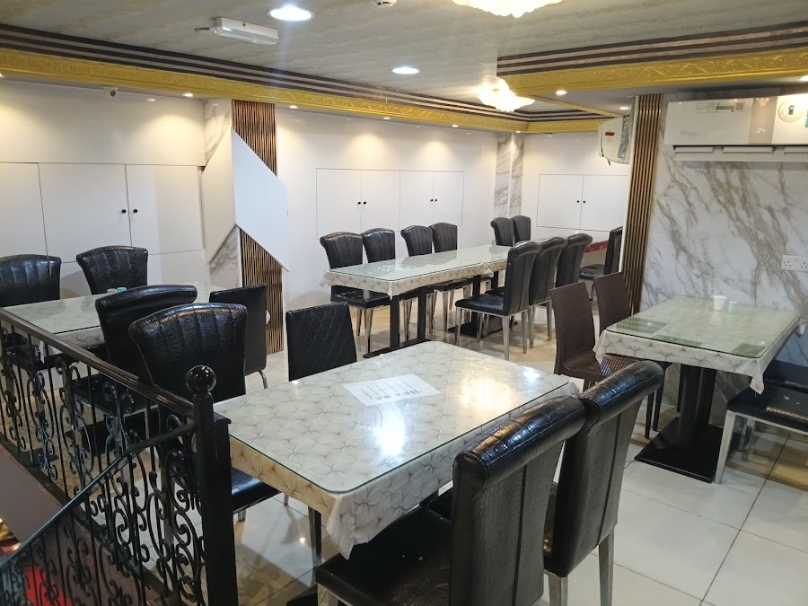 Jadoon restaurant